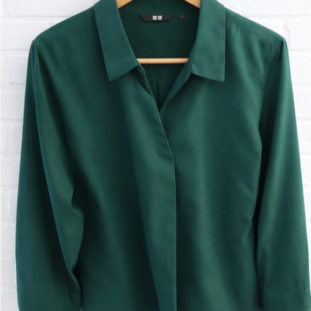 Uniqlo Elegant Green Women's Top